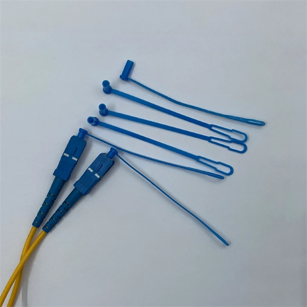 Organizing the wires in the distribution box