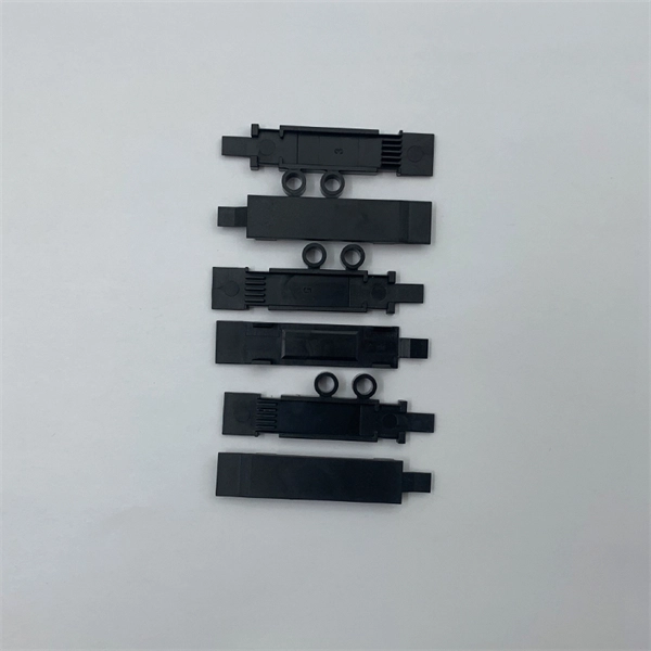 Wire fasteners for distribution boxes
