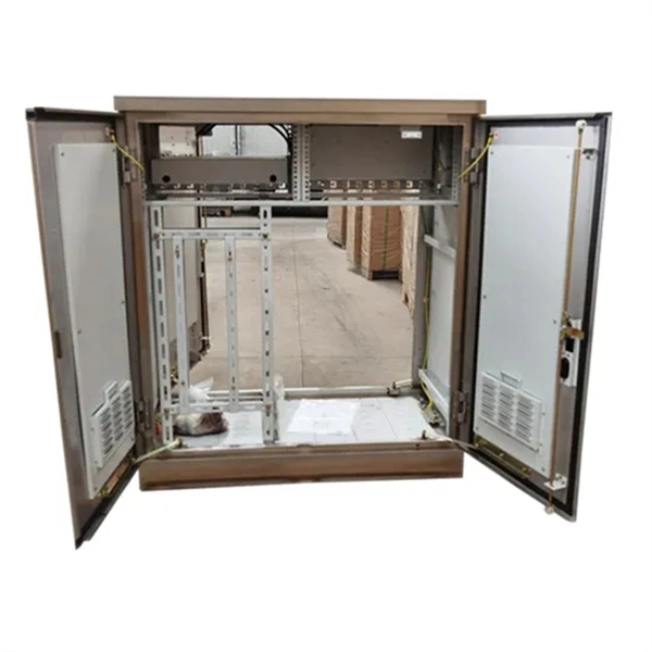 Photovoltaic combiner box shell structure