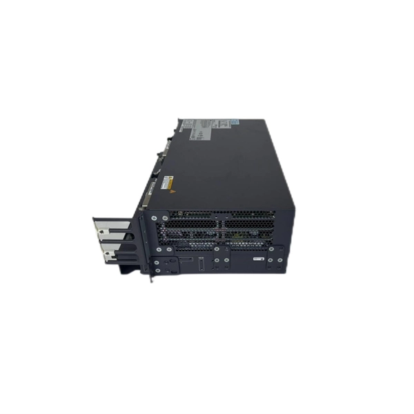 Photovoltaic AC combiner box technology